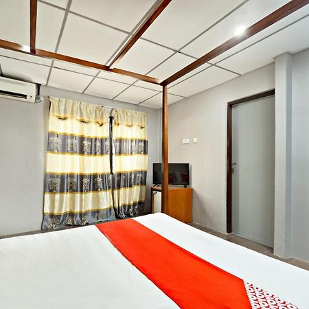Hotel Dj Palace Lumut Exterior photo