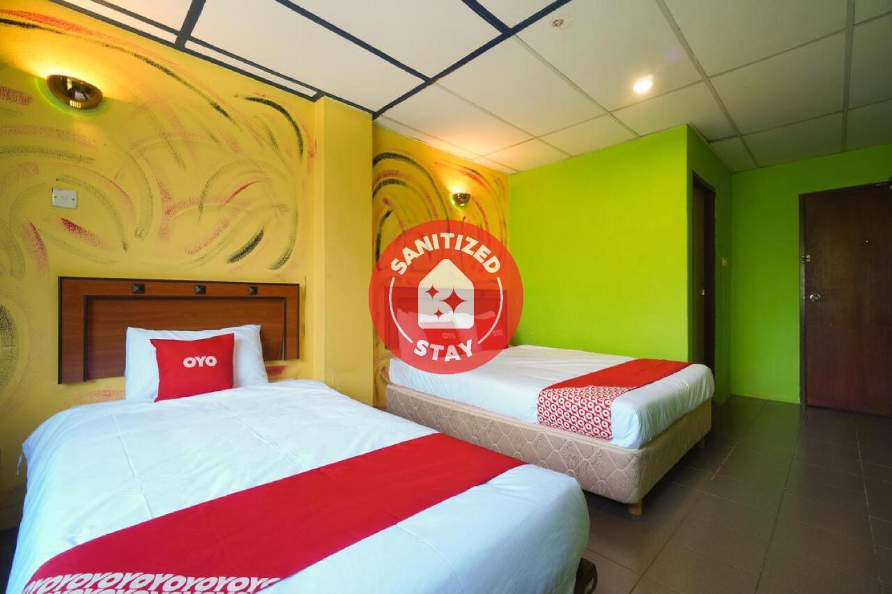 Hotel Dj Palace Lumut Exterior photo