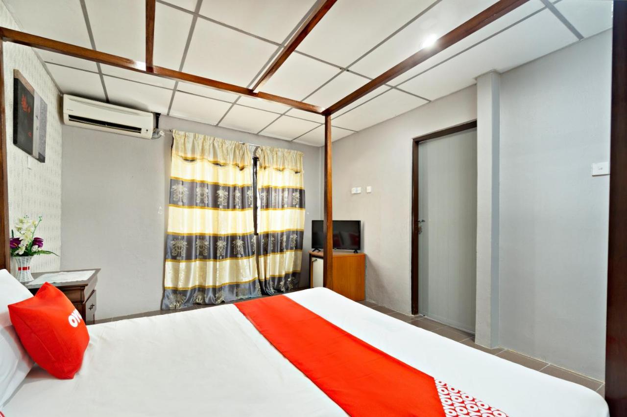 Hotel Dj Palace Lumut Exterior photo