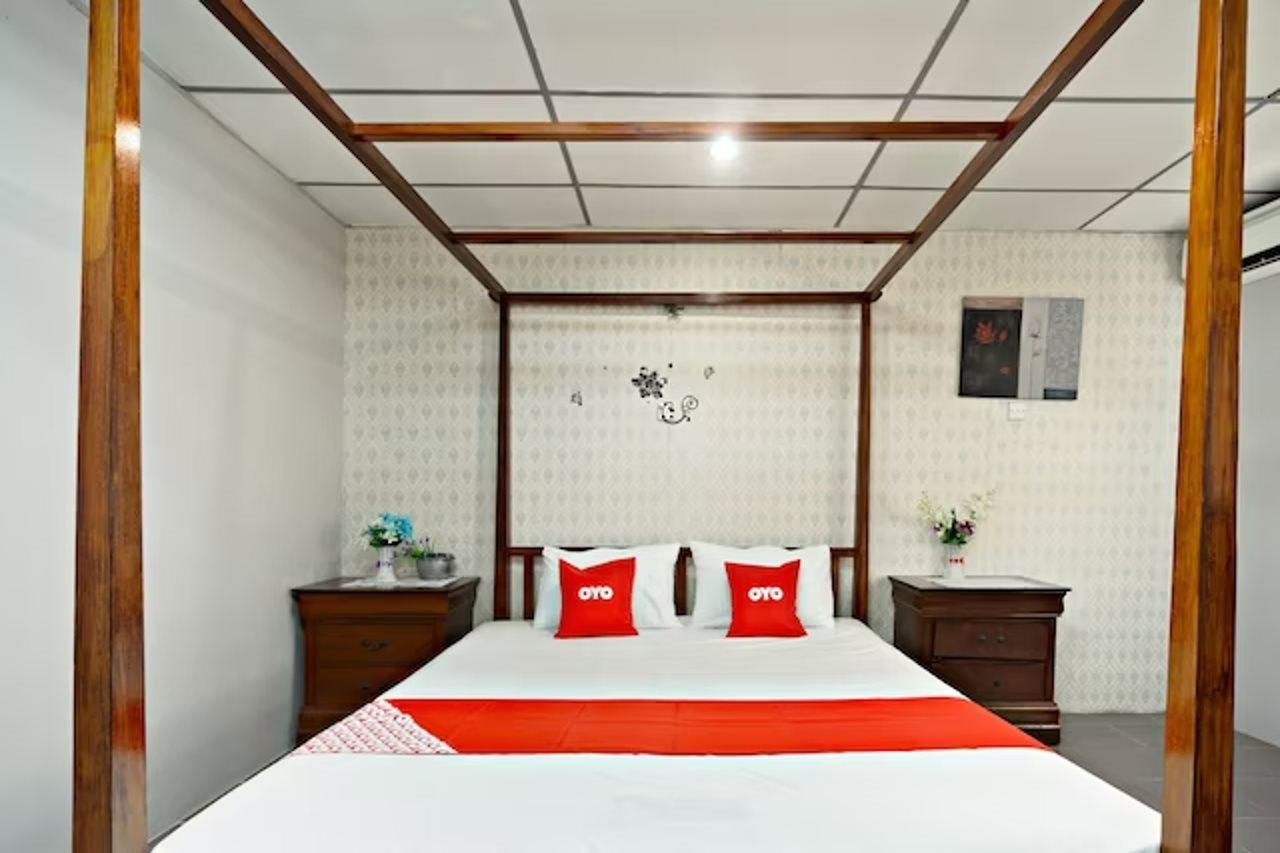 Hotel Dj Palace Lumut Exterior photo