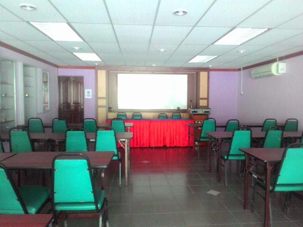 Hotel Dj Palace Lumut Exterior photo