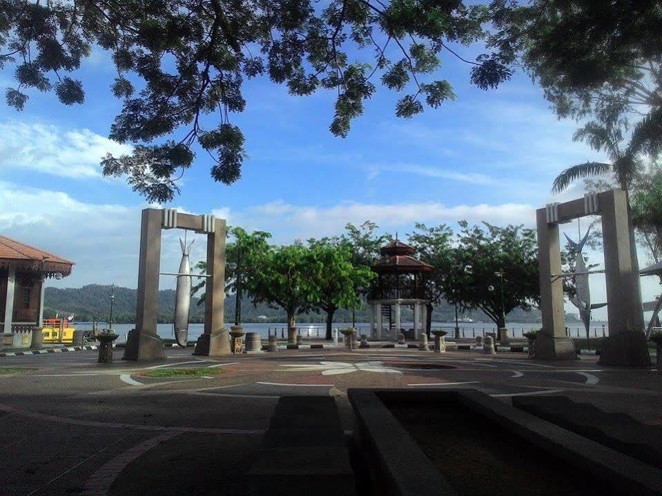Hotel Dj Palace Lumut Exterior photo
