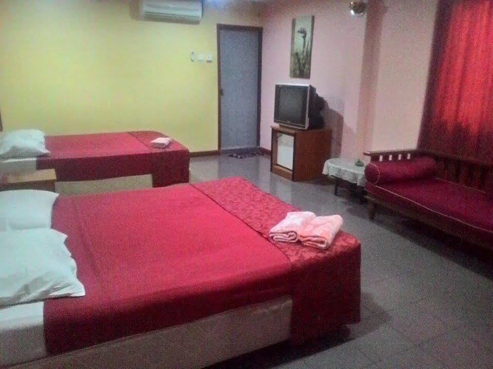 Hotel Dj Palace Lumut Exterior photo
