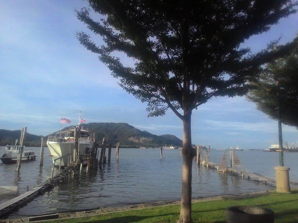 Hotel Dj Palace Lumut Exterior photo