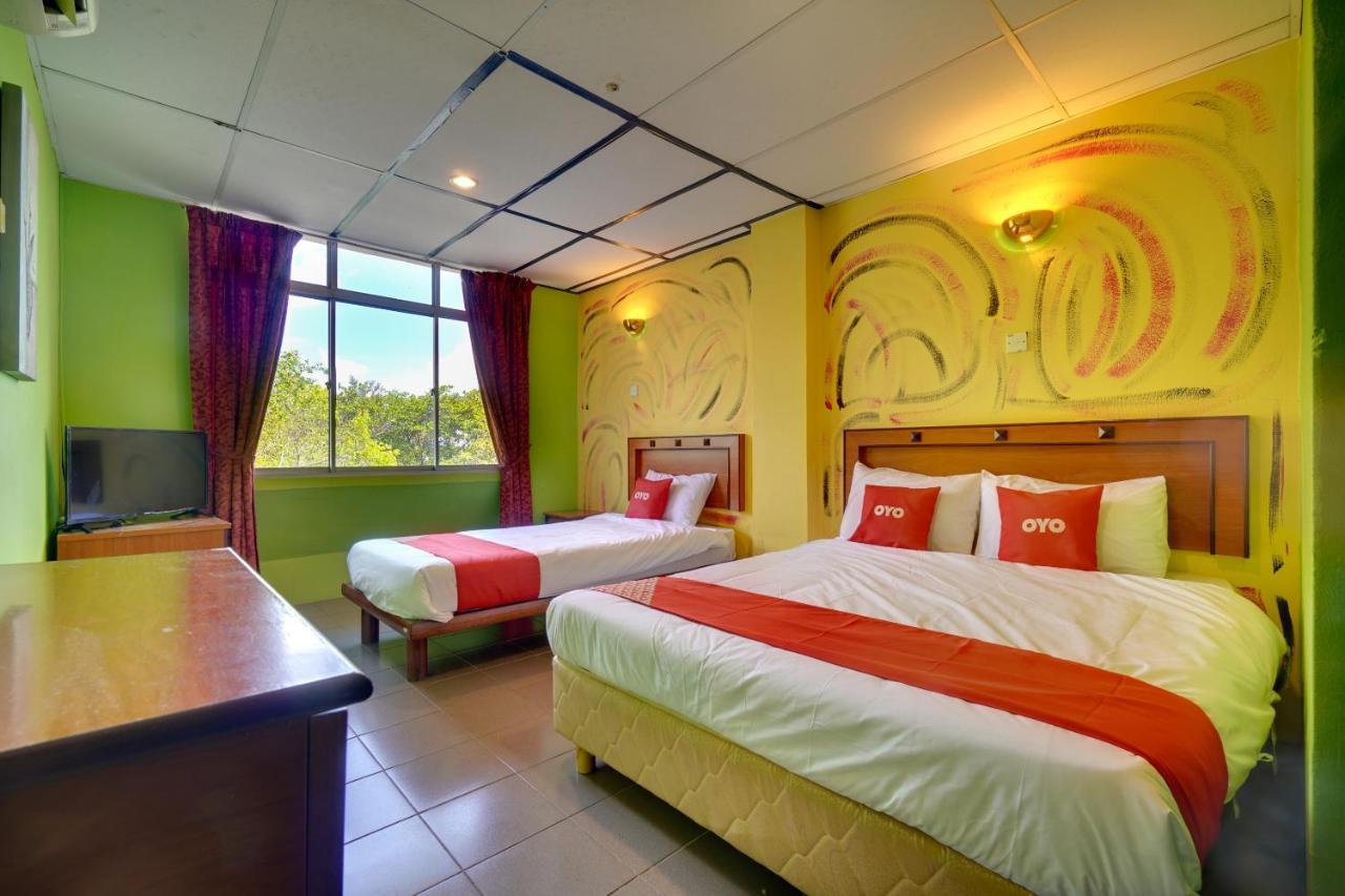 Hotel Dj Palace Lumut Exterior photo