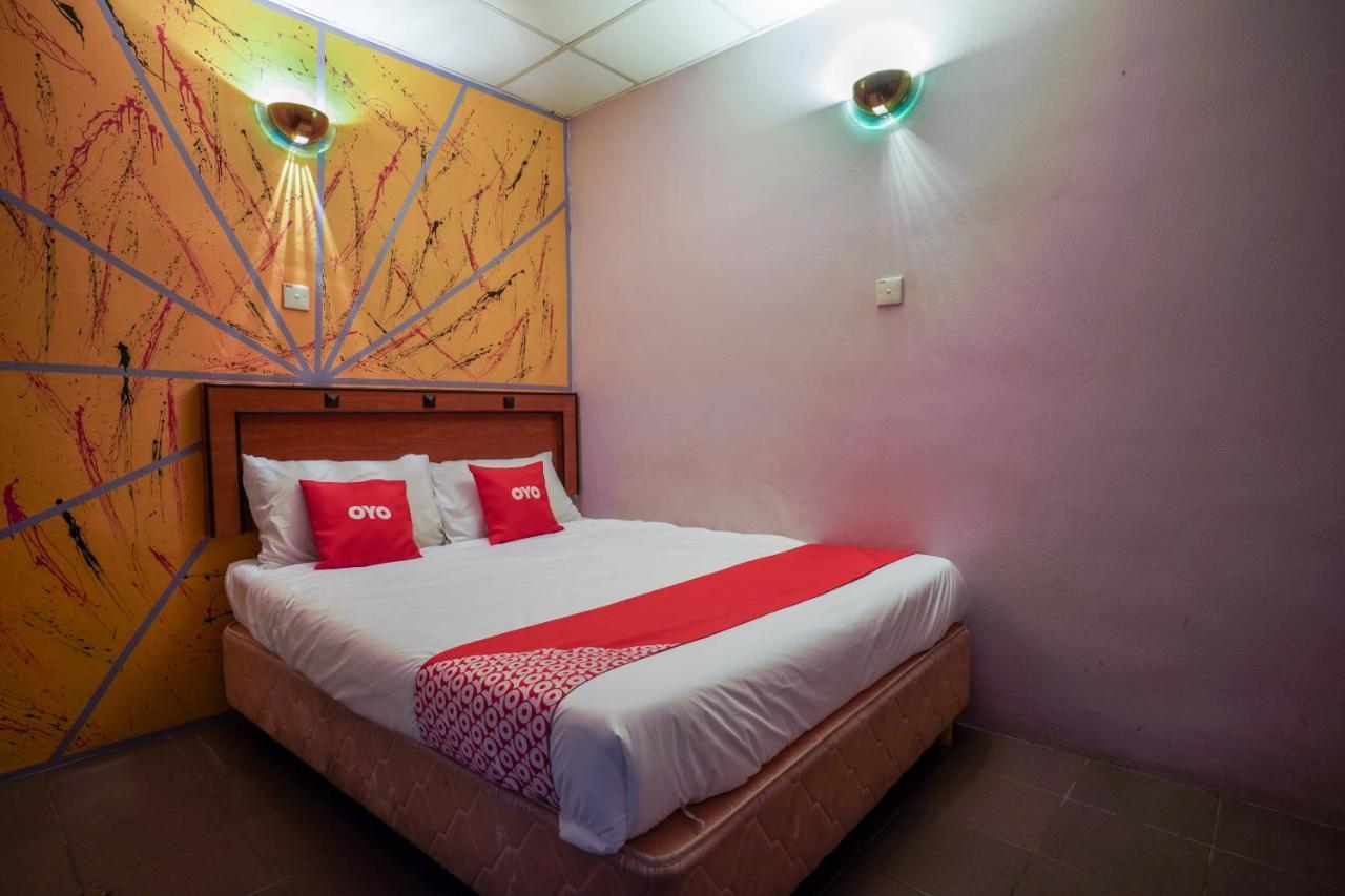 Hotel Dj Palace Lumut Exterior photo